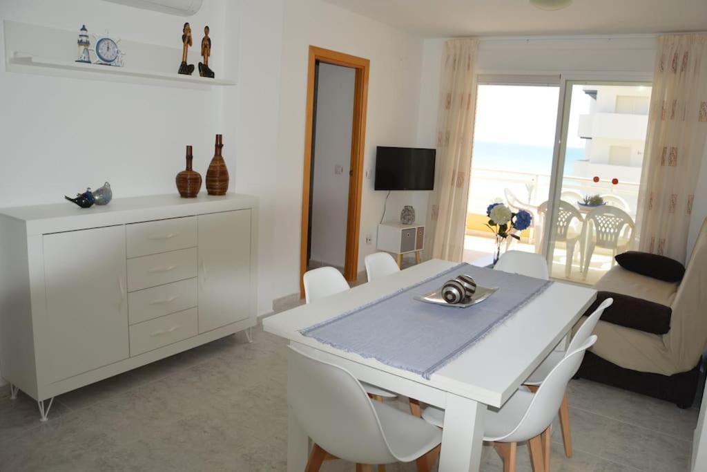 Apartamento Centrico En La Playa Con Piscina. Peniscola Bagian luar foto
