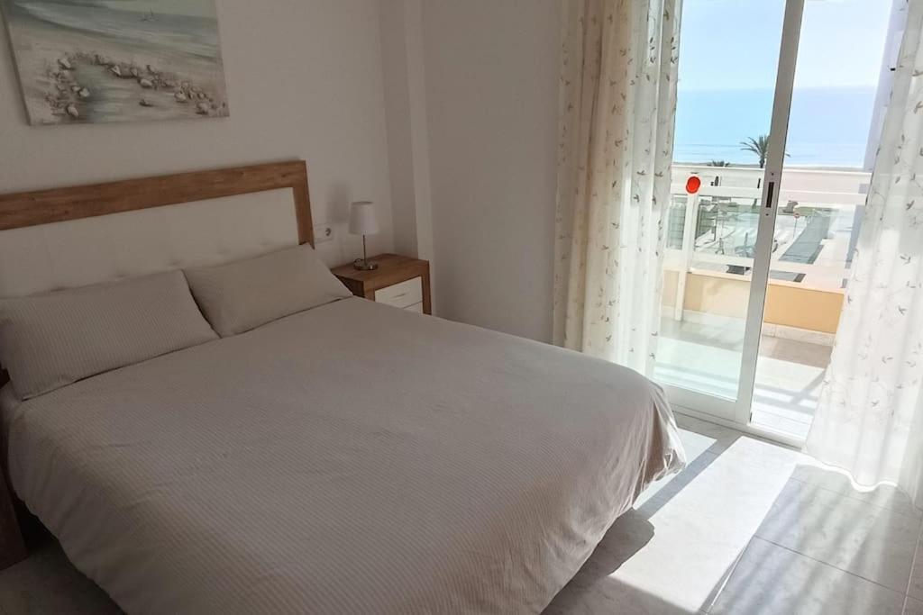 Apartamento Centrico En La Playa Con Piscina. Peniscola Bagian luar foto