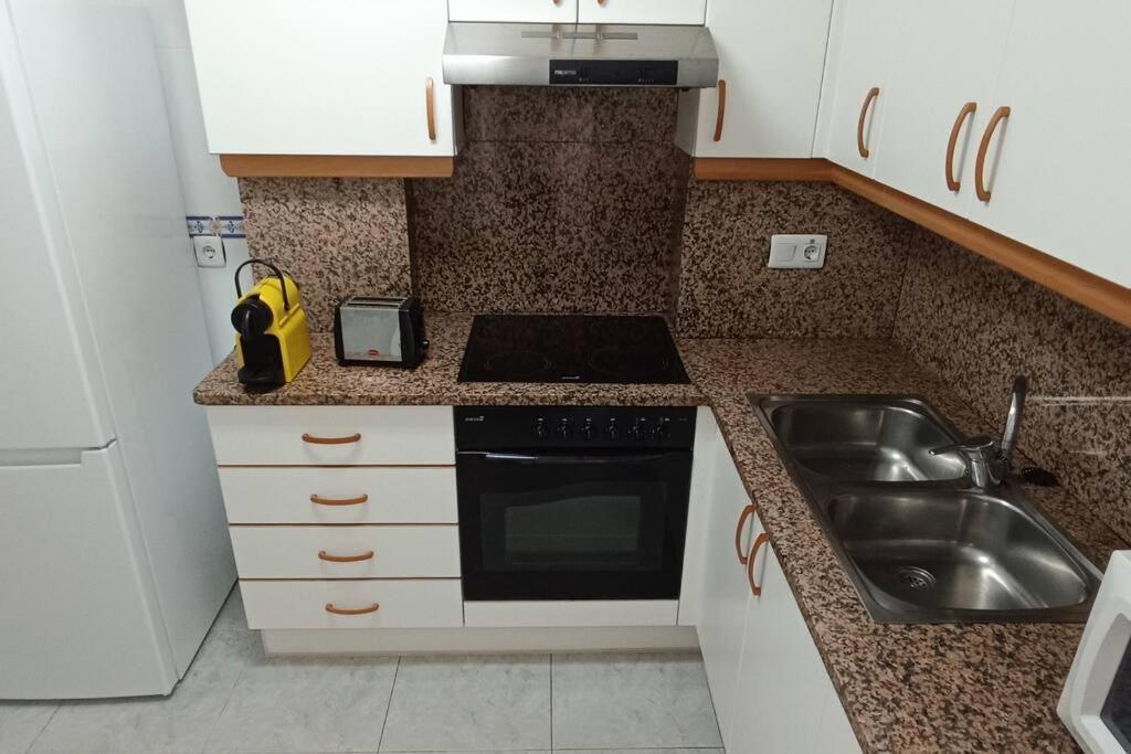 Apartamento Centrico En La Playa Con Piscina. Peniscola Bagian luar foto