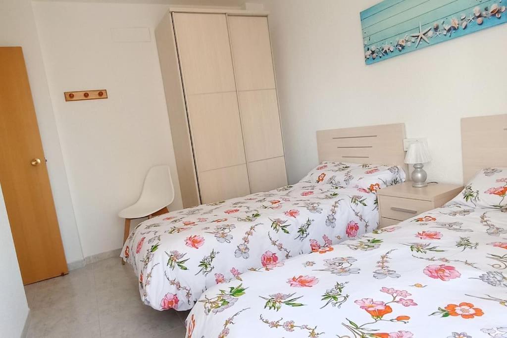Apartamento Centrico En La Playa Con Piscina. Peniscola Bagian luar foto
